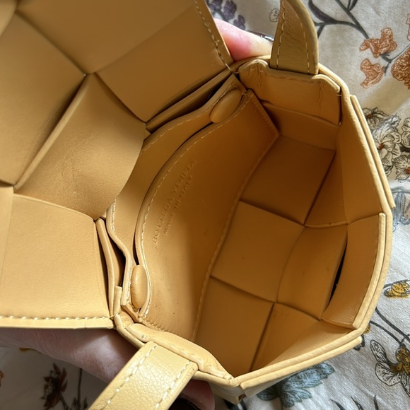 Mini Cassette Butter Yellow Woven Leather Bag - Picture 4 of 5